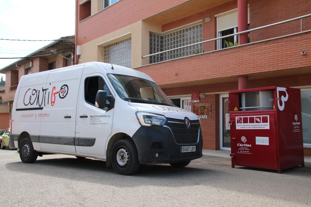 RECOGIDA DE ROPA Y COMPLEMENTOS